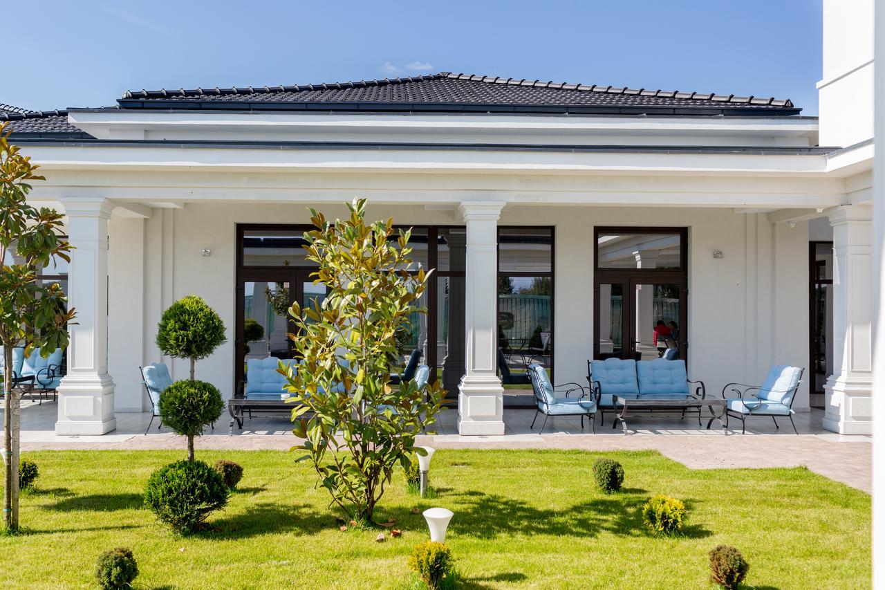 J'Adore Boutique Hotel ลูโกจ ภายนอก รูปภาพ