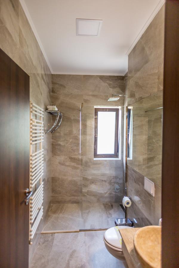 J'Adore Boutique Hotel ลูโกจ ภายนอก รูปภาพ