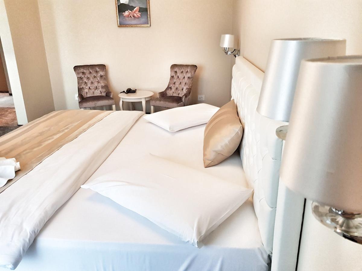 J'Adore Boutique Hotel ลูโกจ ภายนอก รูปภาพ